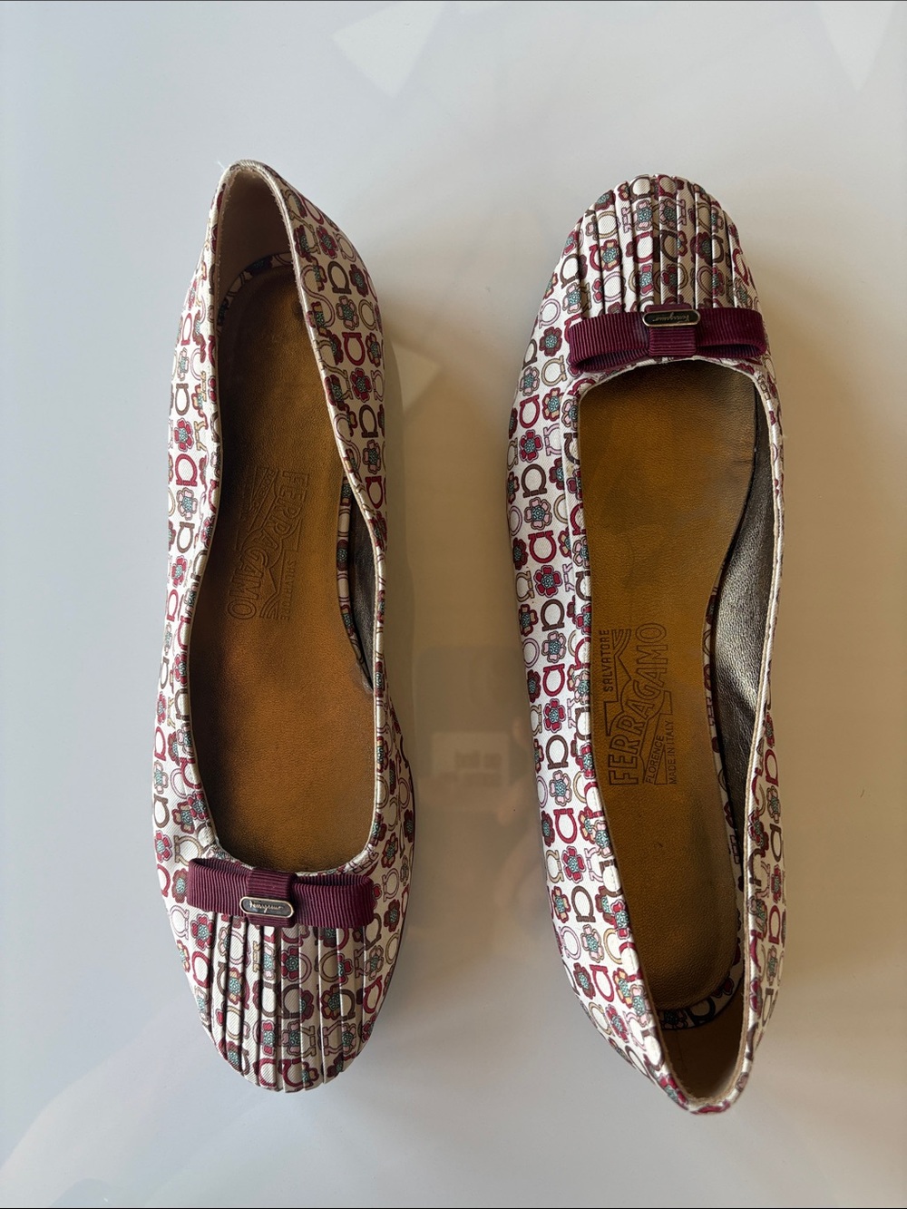 Salvatore Ferragamo Burgundy and Cream Patterned Bow Flats